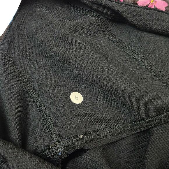 Lululemon Tame Me Tank Petal Pop Floral Black Print size 6 - Picture 3 of 6